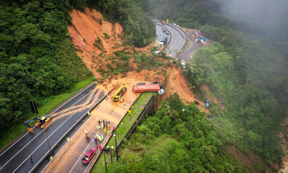 Al Menos Muertos Y Desaparecidos Deja Deslizamiento De Tierra Por